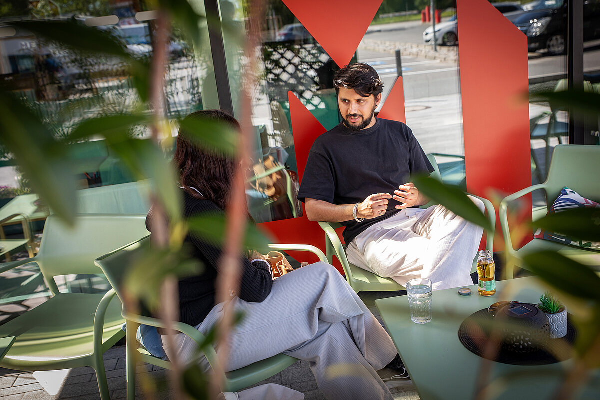 Lounge MEININGER Hotel Berlin Airport