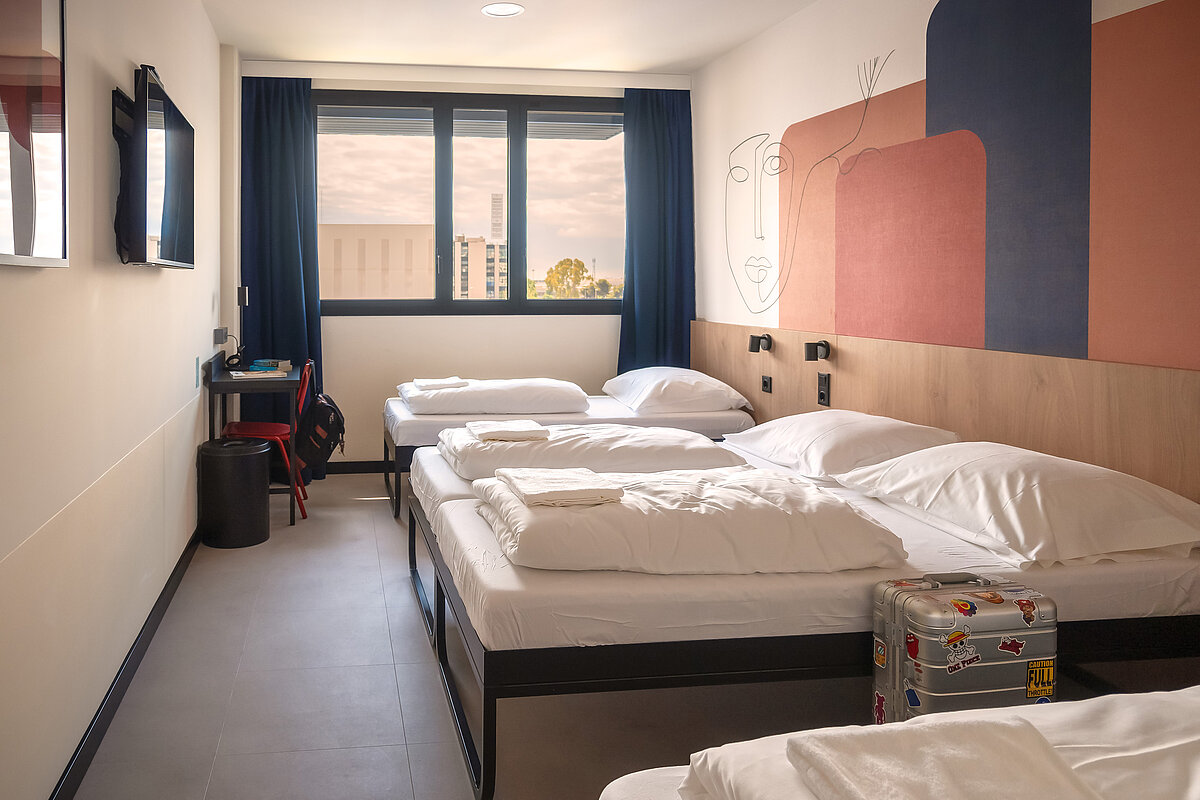 habitacion familiar MEININGER Hotel Barcelona Fira Gran Via