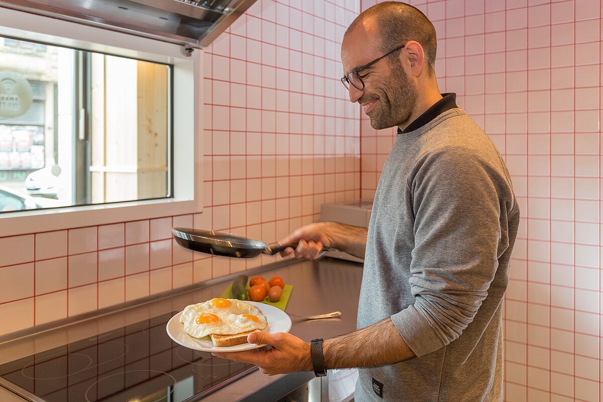 Gastenkeuken MEININGER Hotel Leipzig Central Station