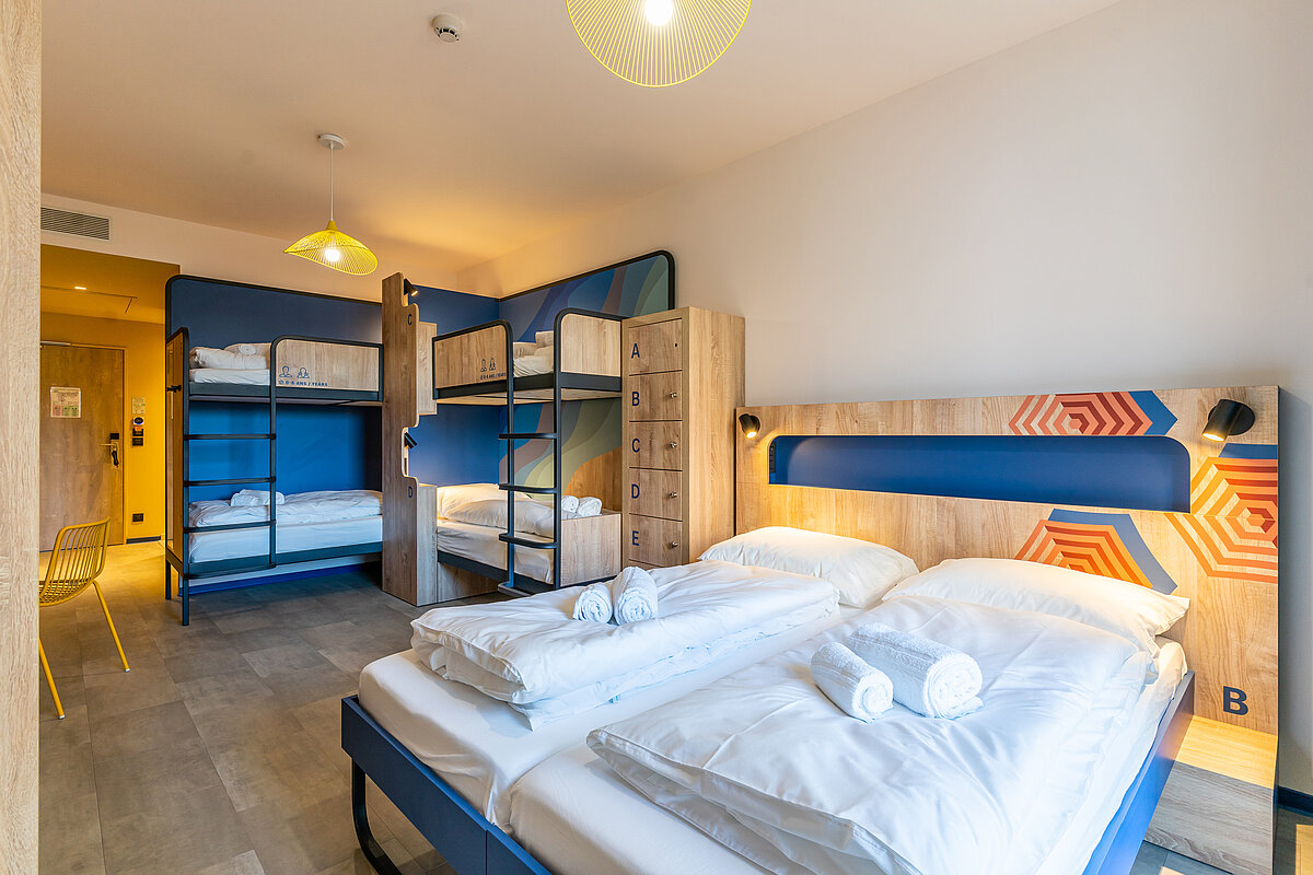 Marseille Multi-bedded rooms