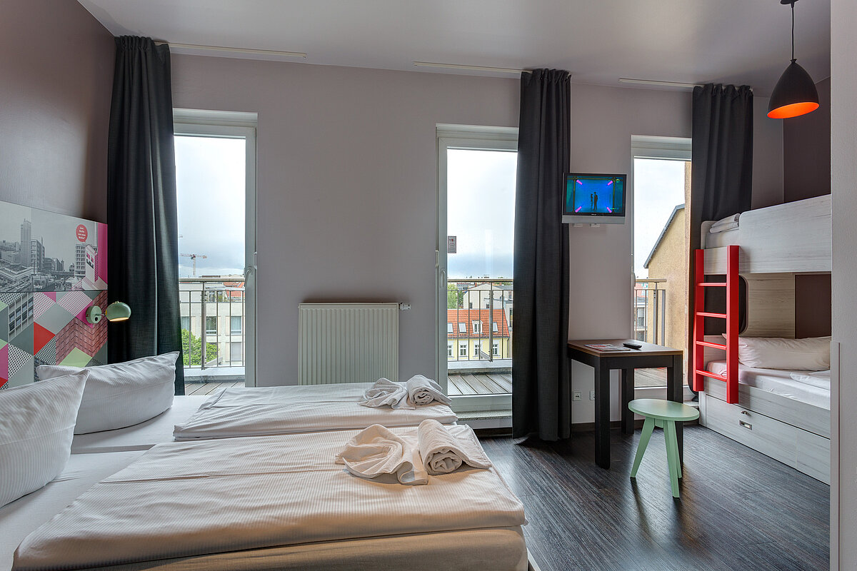 Mehrbettzimmer MEININGER Hotel Berlin Alexanderplatz