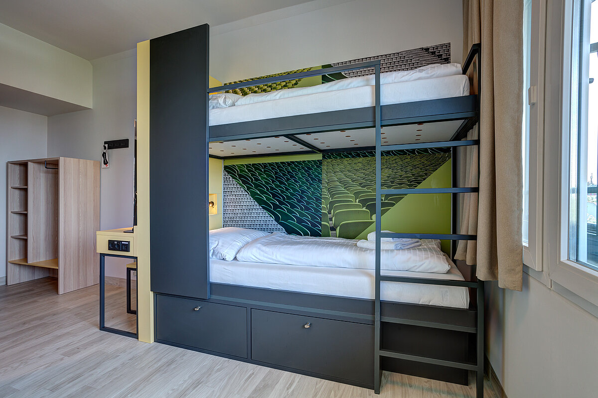 Multi-bed MEININGER Hotel Munich Olympiapark