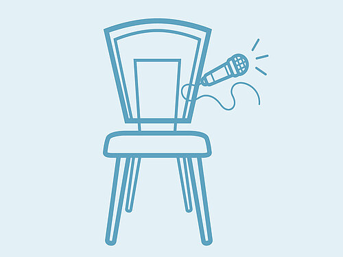 Icon of a chair and microphone, representing entertainment at Urban House Copenhagen by MEININGER.