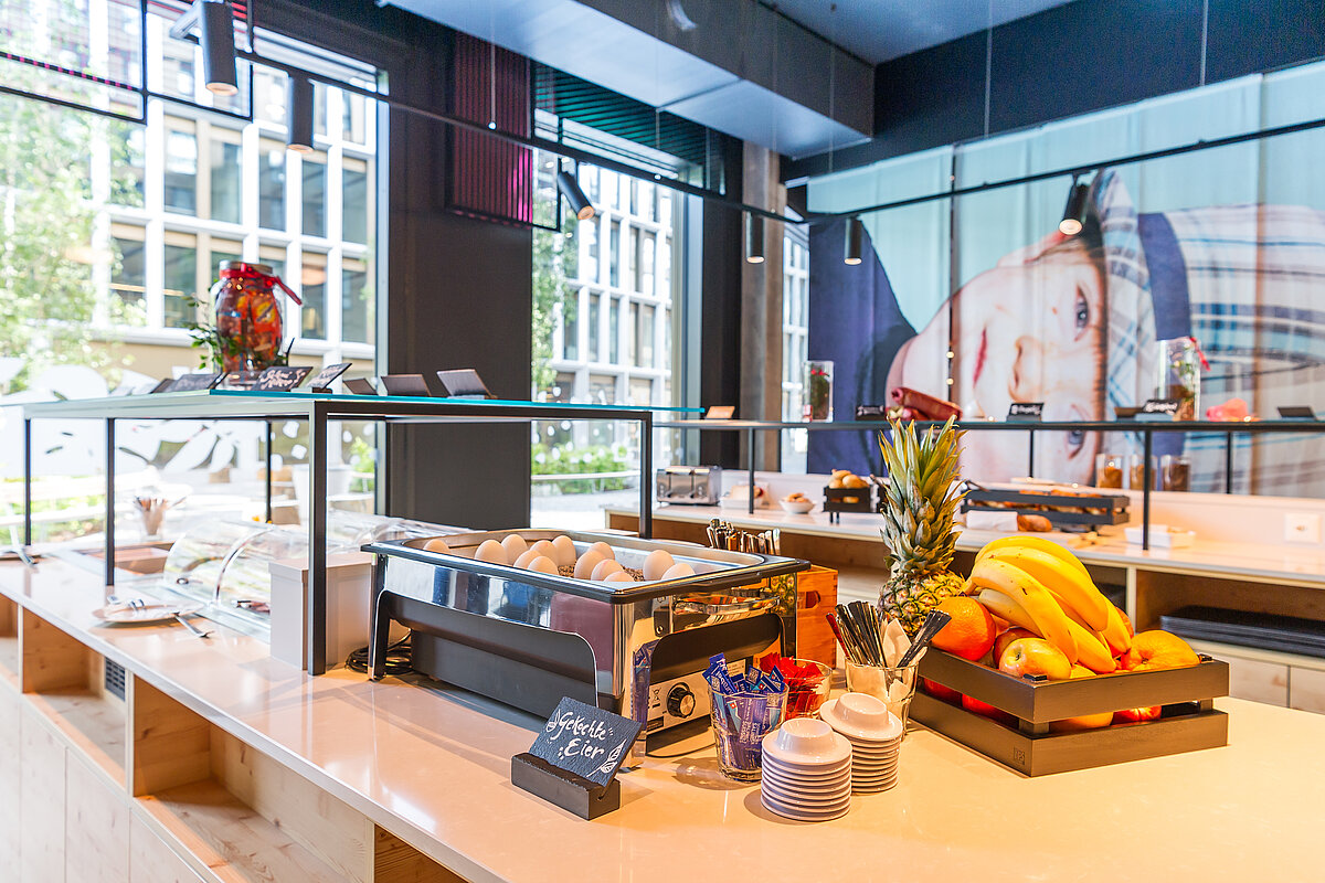 Salle de petit déjeuner MEININGER Hotel Zürich Greencity