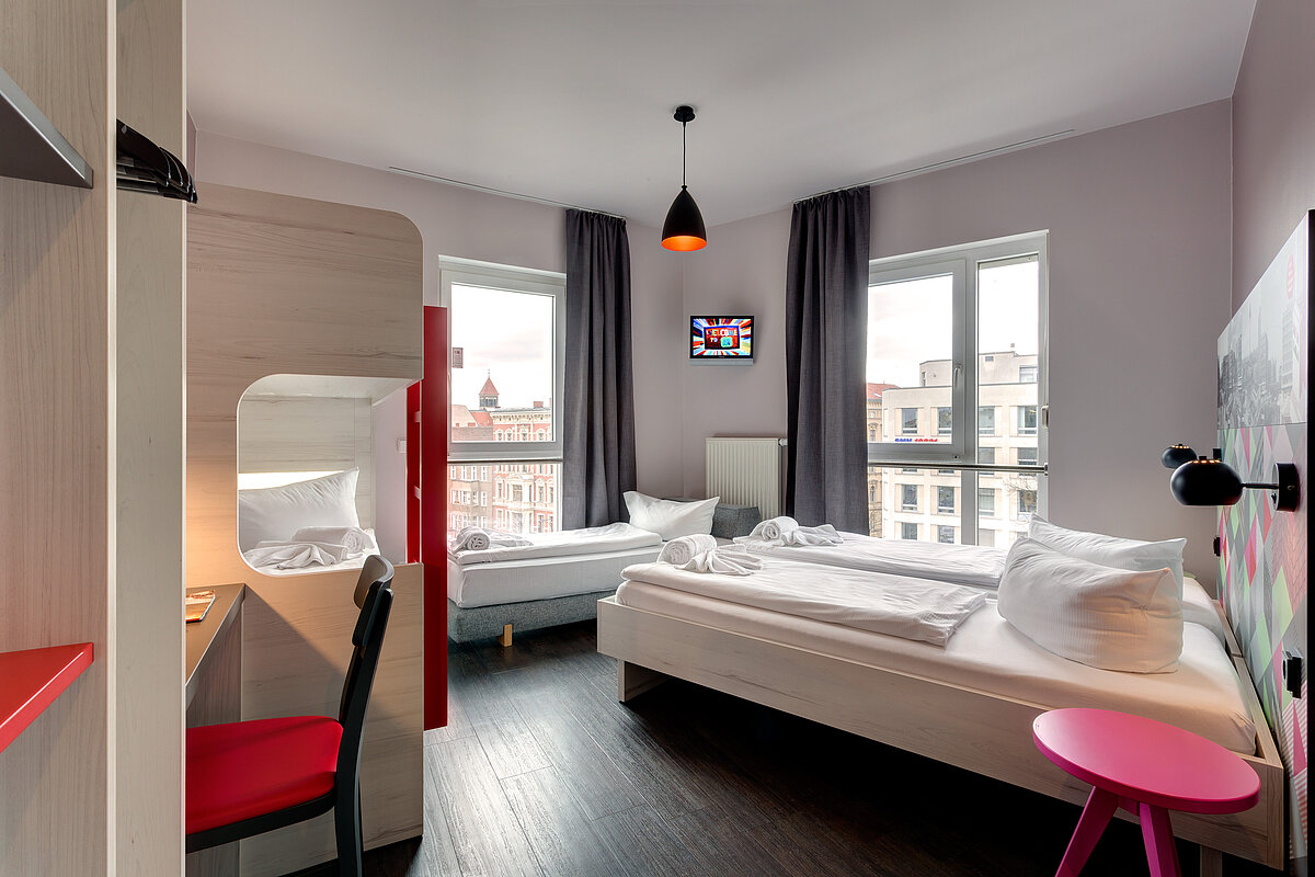 Mehrbettzimmer MEININGER Hotel Berlin Alexanderplatz