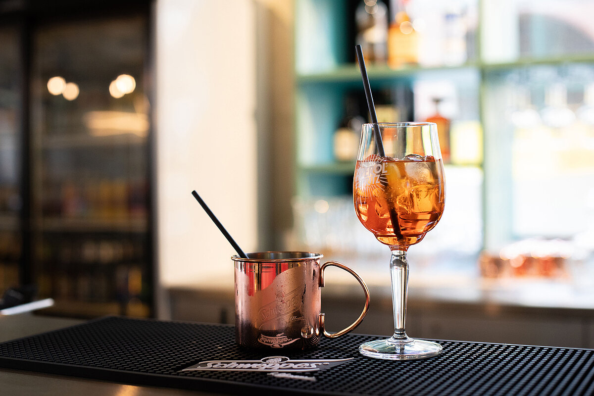 Hotelbar MEININGER Hotel Berlin East Side Gallery