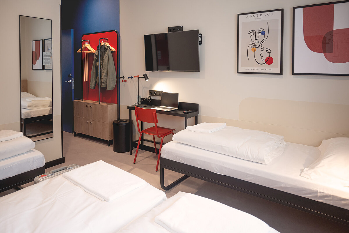 Habitación múltiple MEININGER Hotel Barcelona Fira Gran Via