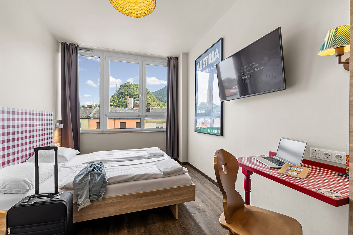 Double room MEININGER Hotel Salzburg City Center