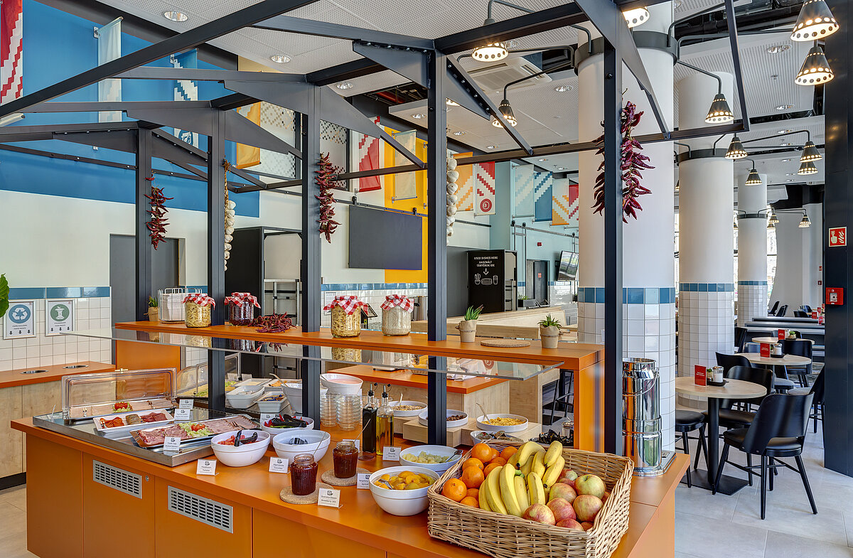 Breakfast room MEININGER Budapest Great Market Hall