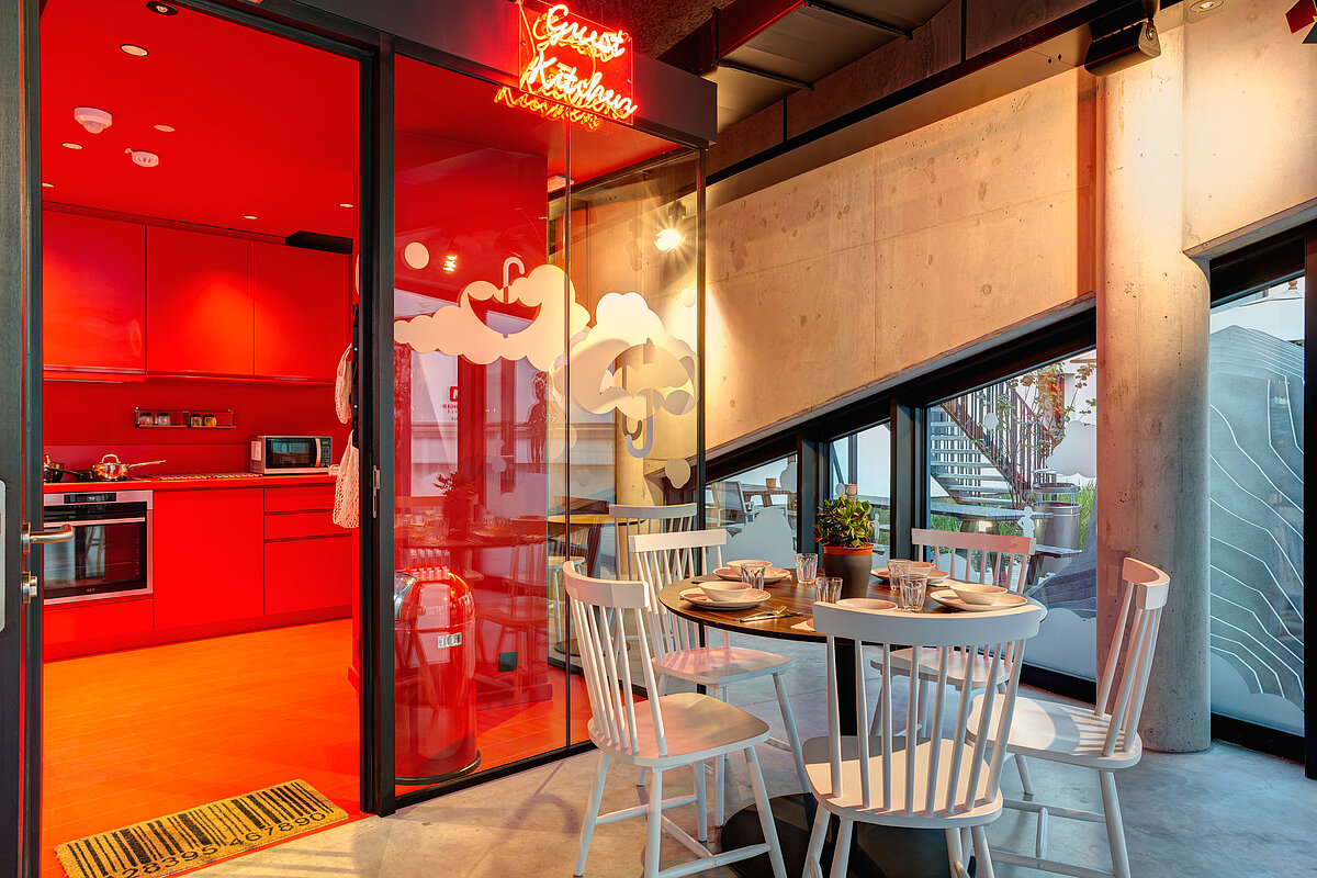 Gastenkeuken MEININGER Hotel Bruxelles Gare du Midi