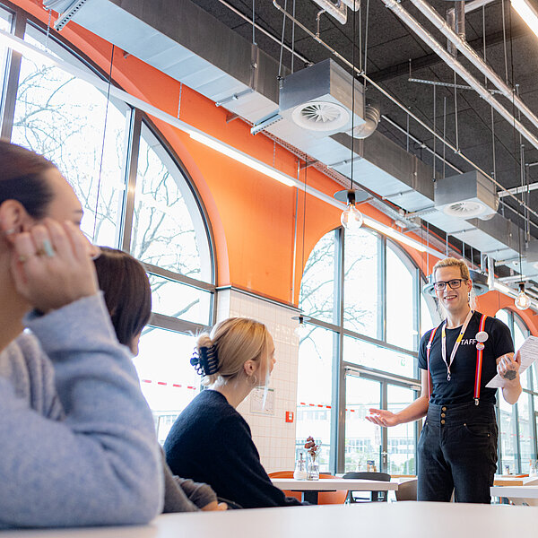 Giovani dipendenti MEININGER durante il loro tirocinio in hotel