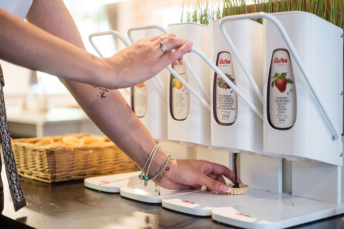 Sala de desayuno MEININGER Hotel Hamburg City Center