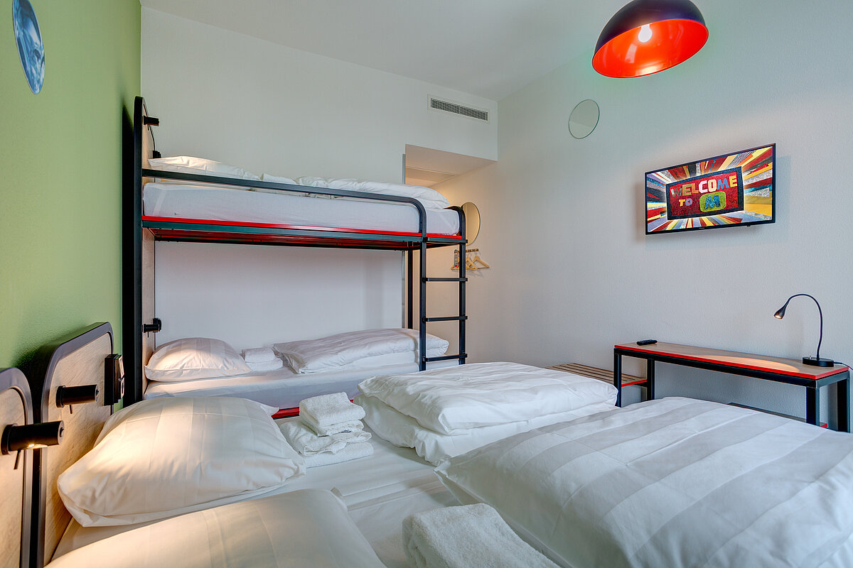 Accessible rooms MEININGER Hotel Amsterdam Amstel