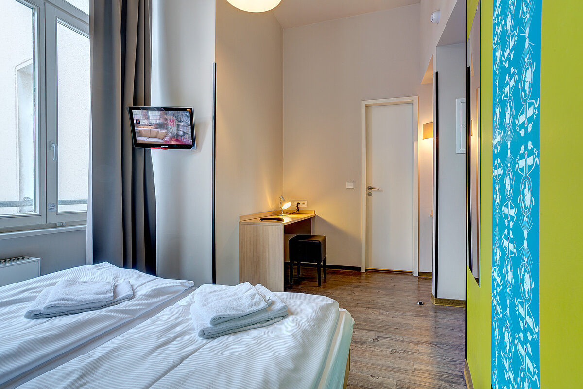 Accessible rooms MEININGER Hotel Berlin Mitte "Humboldthaus"