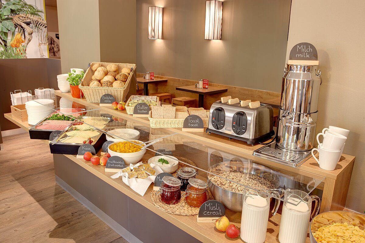 Salle de petit déjeuner MEININGER Hotel Berlin Mitte "Humboldthaus"