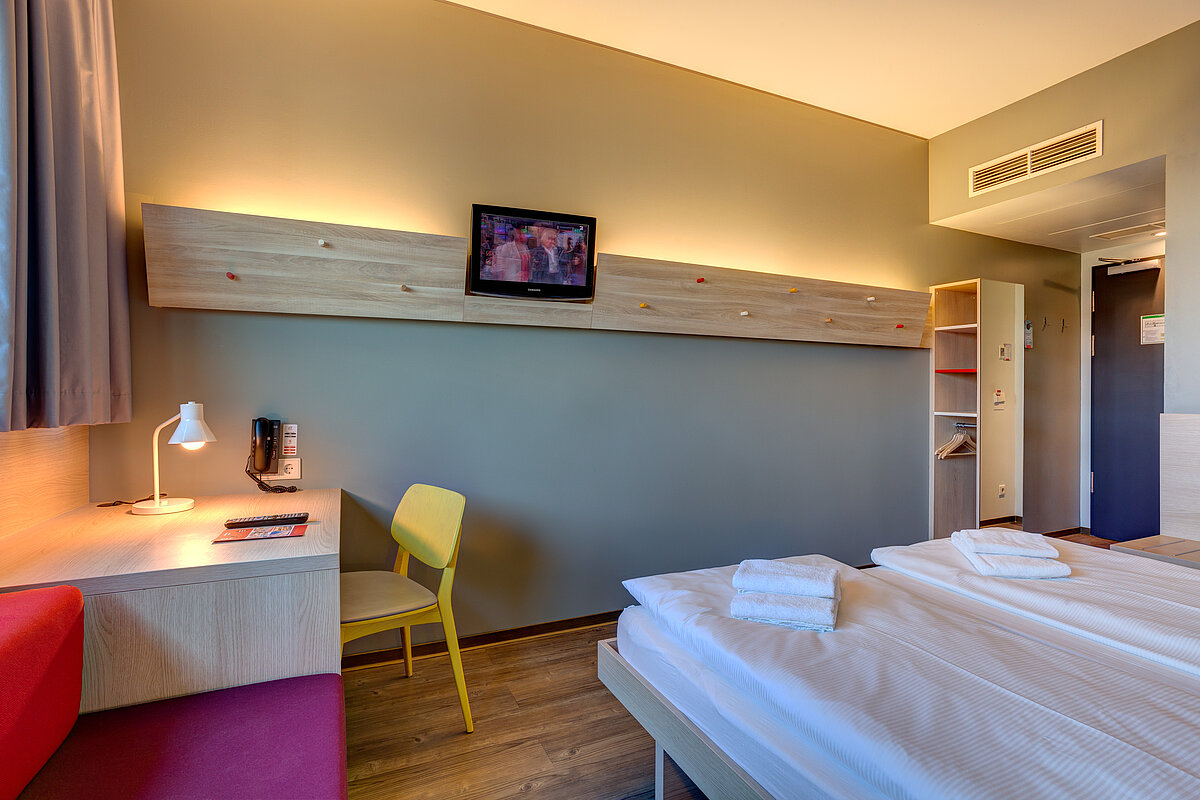 Double Room MEININGER Hotel Berlin Airport