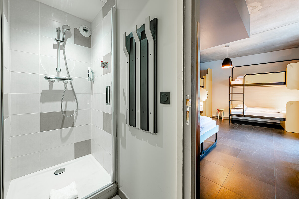 Habitación múltiple MEININGER Hotel Bordeaux Gare Saint-Jean