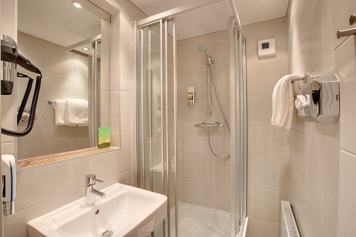 Dormitorio MEININGER Hotel Salzburg City Center