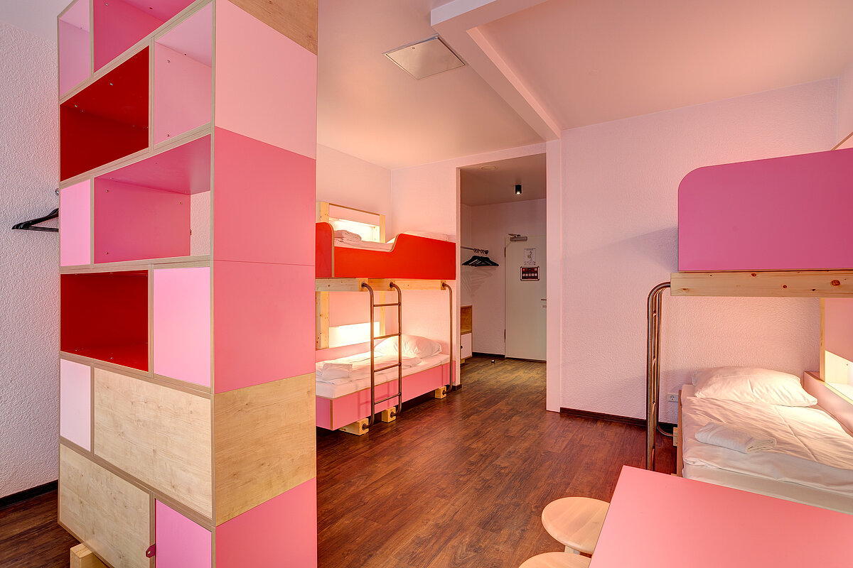 Dormitorio MEININGER Hotel Hamburg City Center