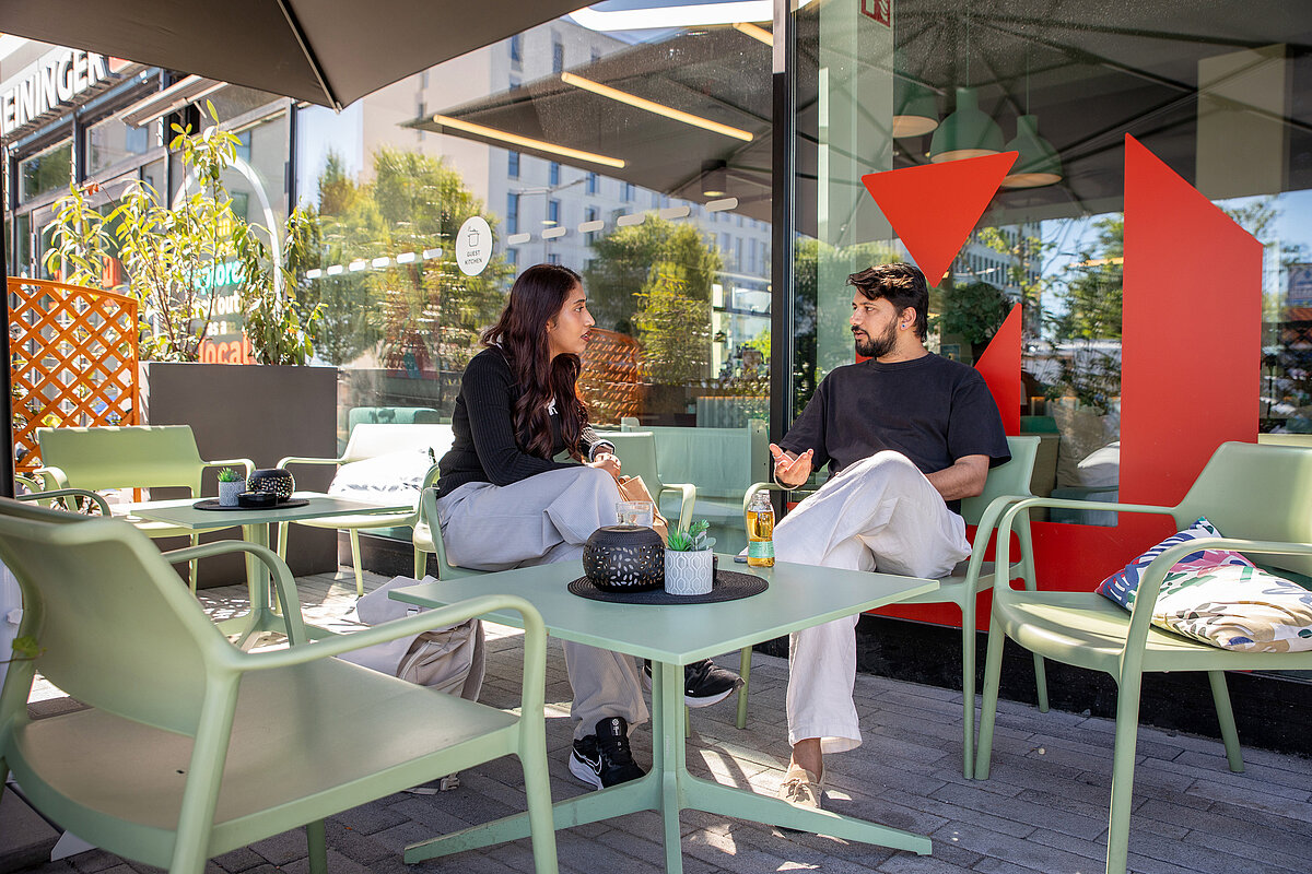 Lounge MEININGER Hotel Berlin Airport