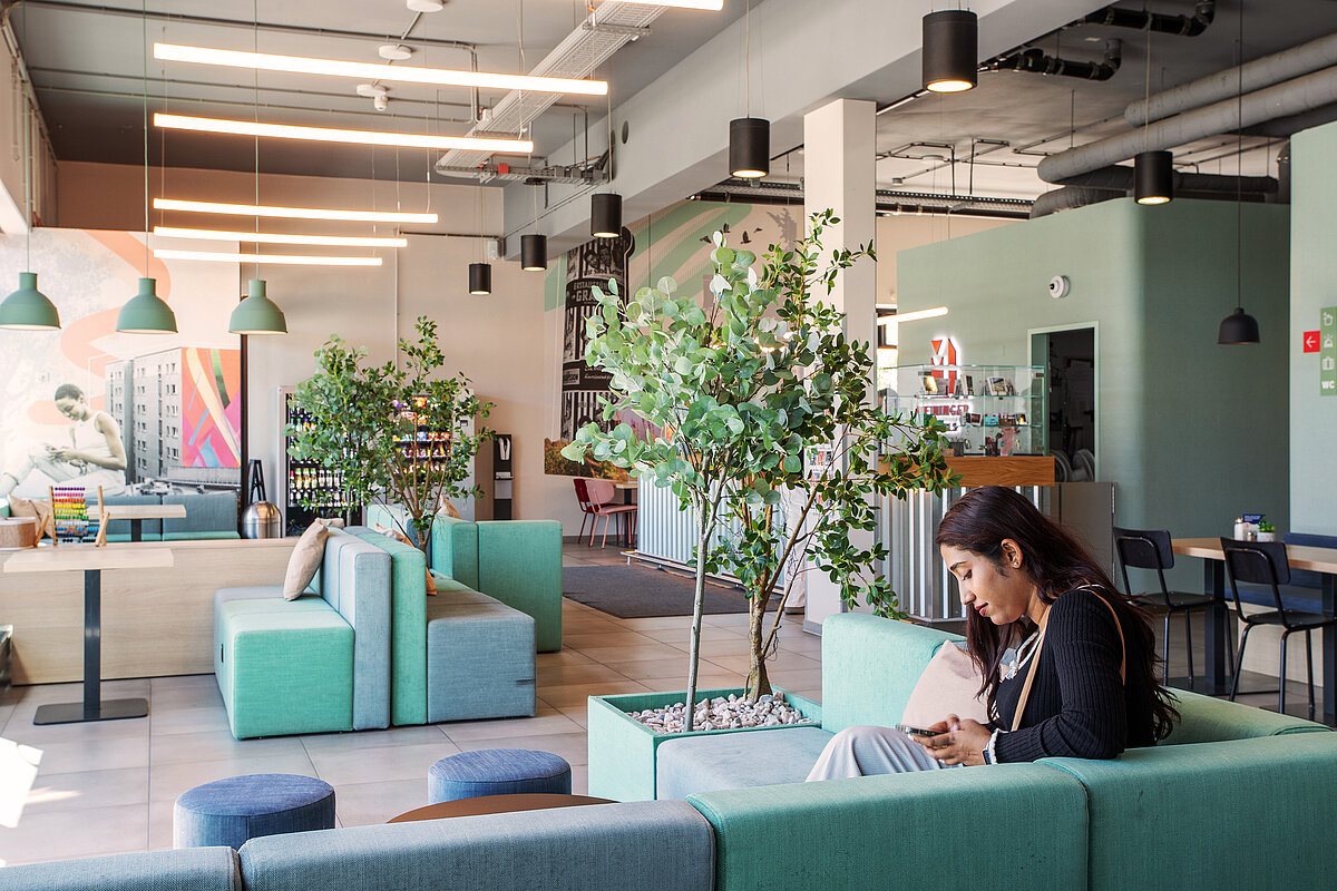 Lounge MEININGER Hotel Berlin Airport