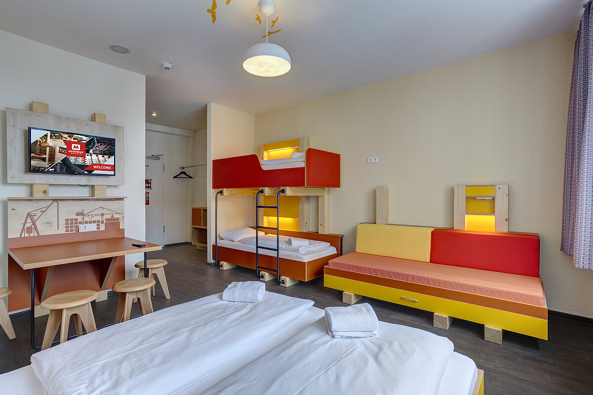 Stanza familiare MEININGER Hotel Hamburg City Center