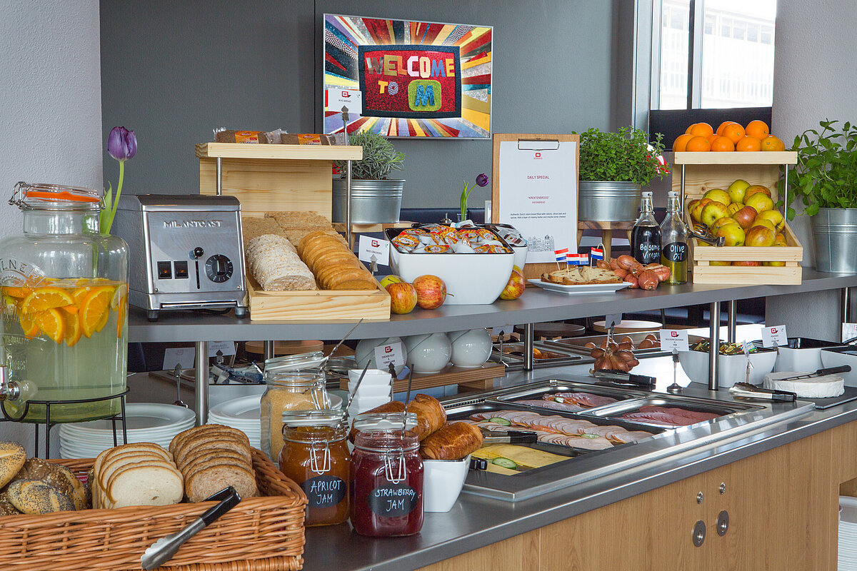 Sala colazione MEININGER Hotel Amsterdam Amstel