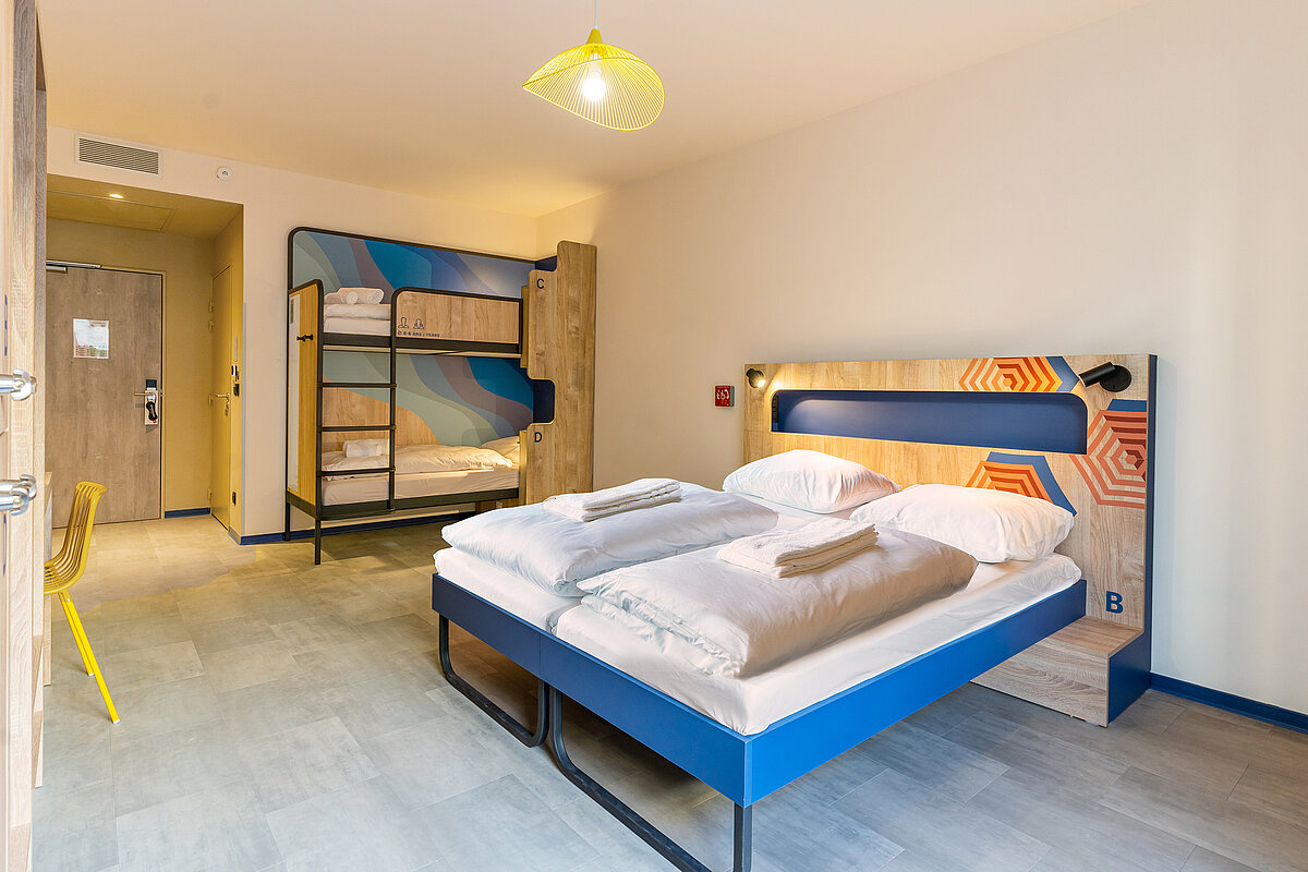 Łóżko wieloosobowe MEININGER Hotel Marseille Centre La Joliette