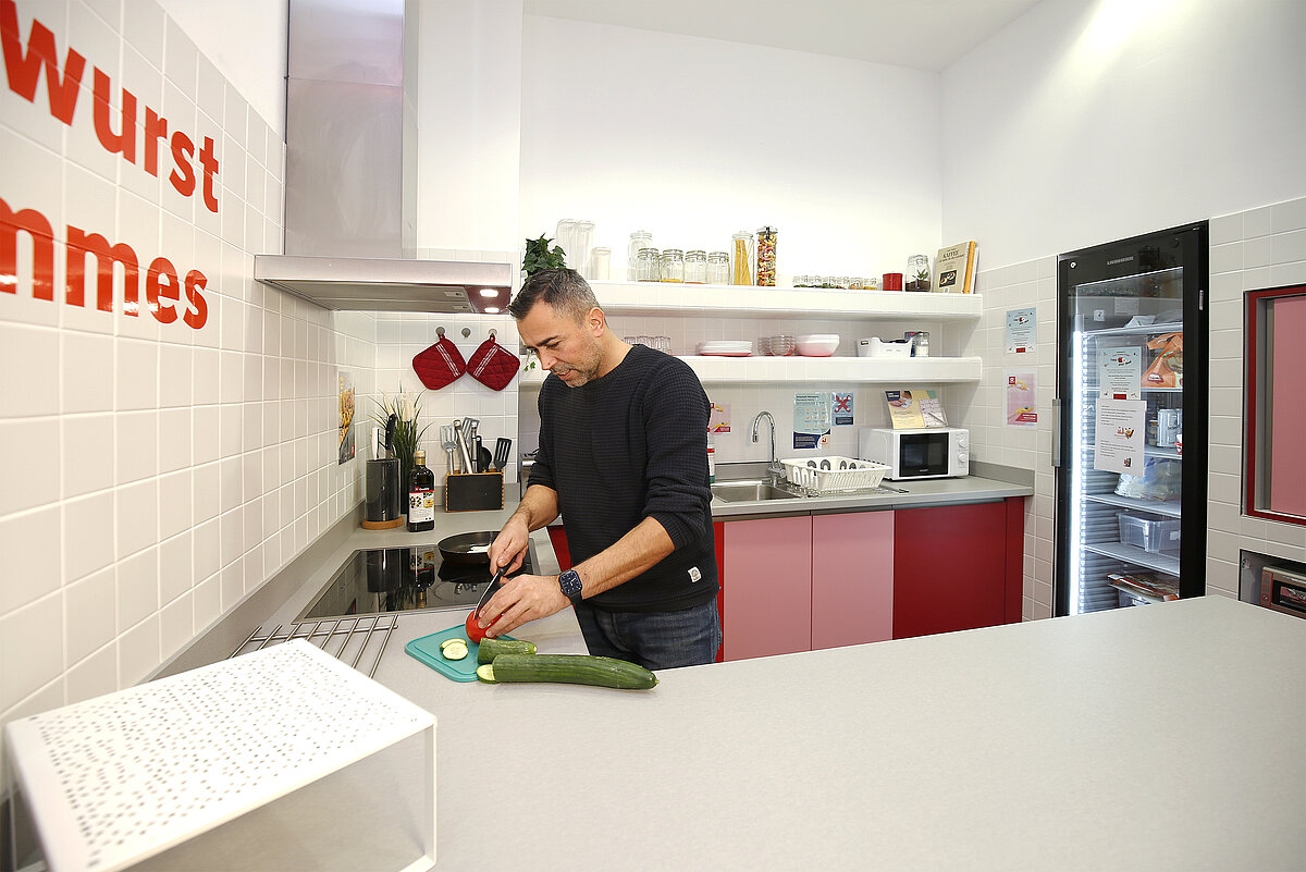 Guest kitchen MEININGER Hotel Berlin Central Station