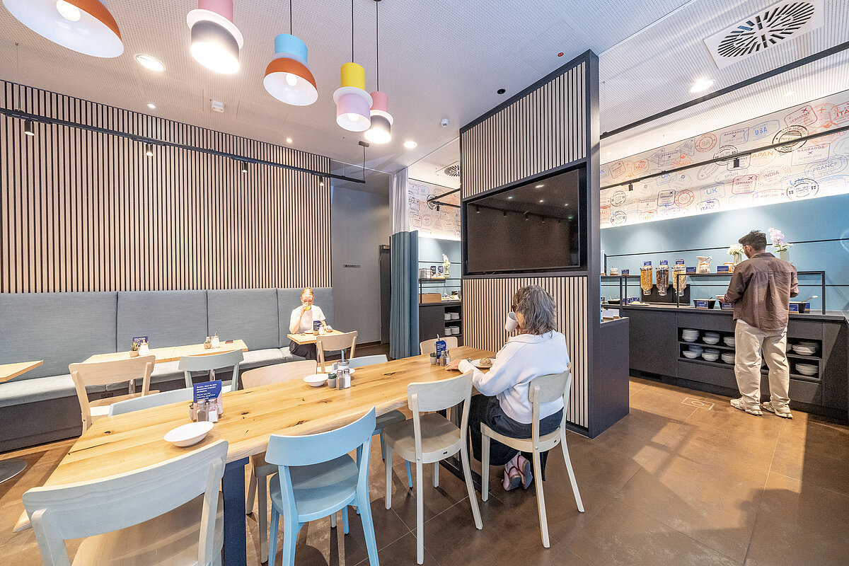 Breakfast room MEININGER Hotel Frankfurt/Main Airport