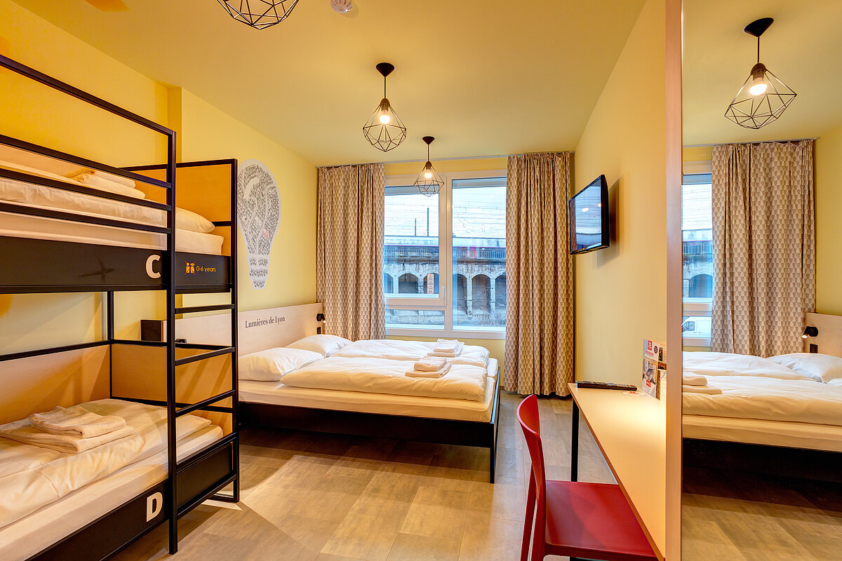 Multi-bed MEININGER Hotel Lyon Centre Berthelot