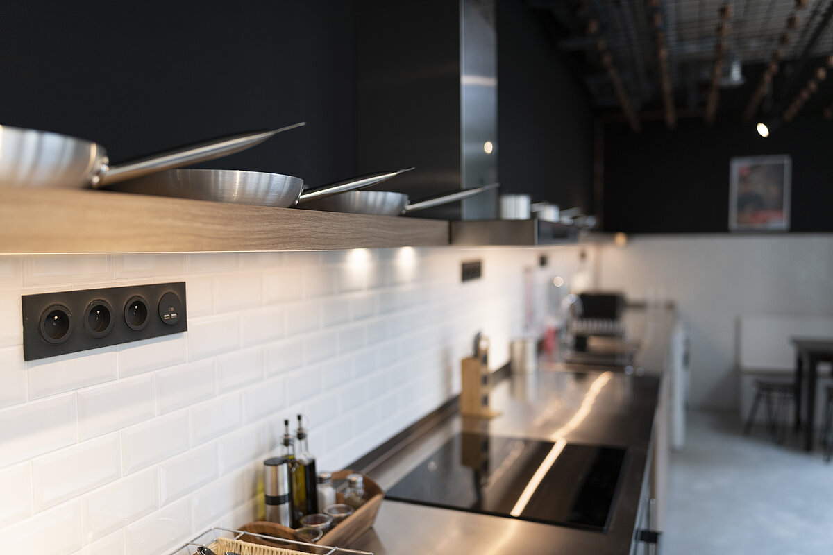 Guest kitchen MEININGER Hotel Bordeaux Gare Saint-Jean