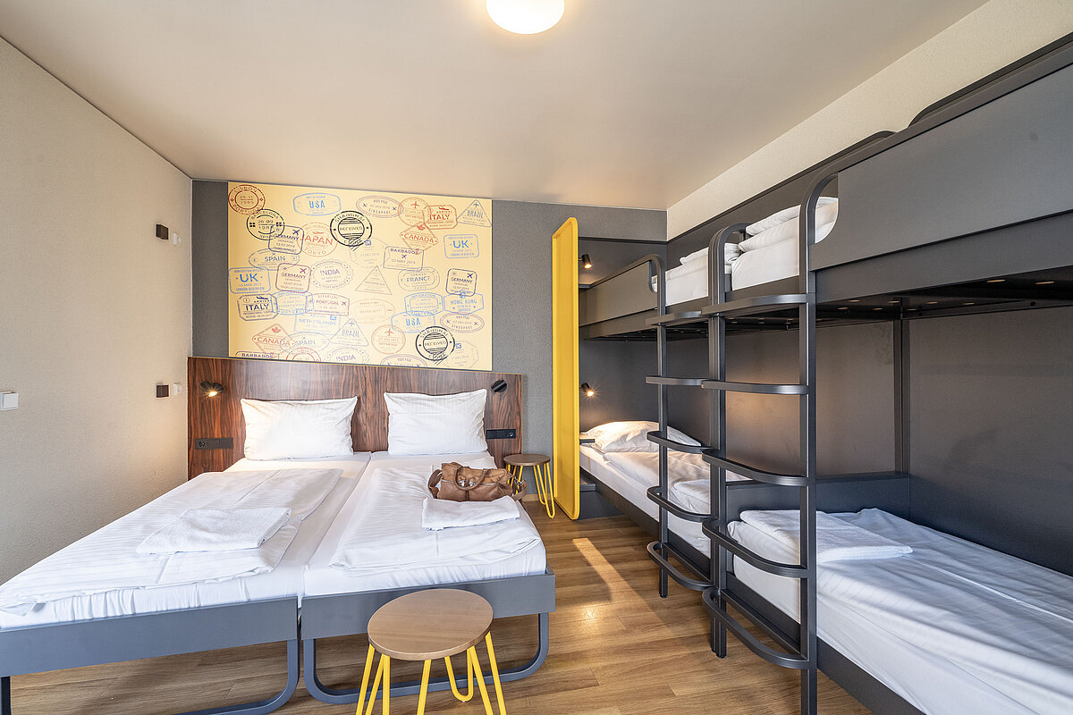 Multi-bed MEININGER Hotel Frankfurt/Main Airport