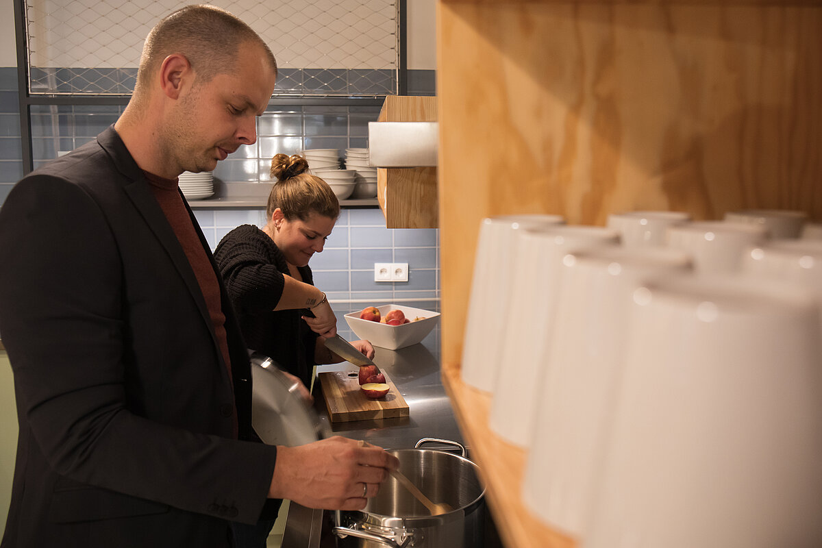 Gästeküche MEININGER Hotel Innsbruck Zentrum