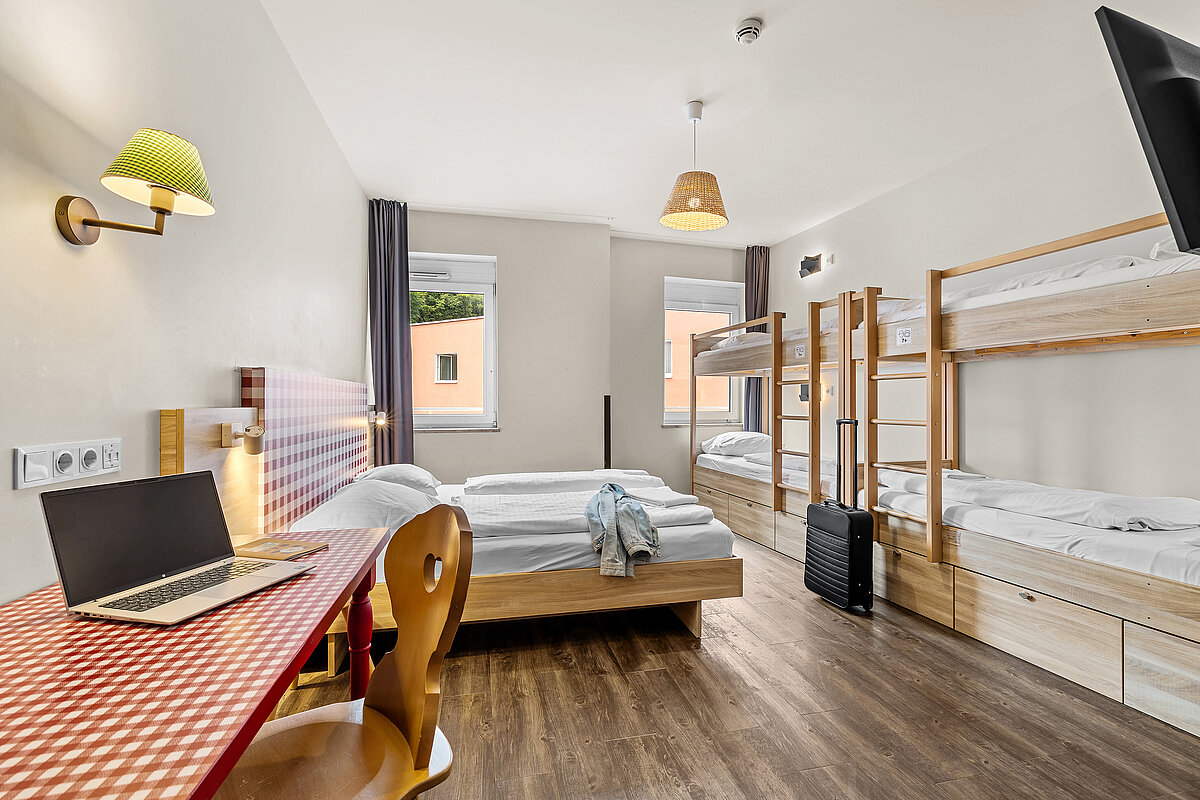 Multi-bed MEININGER Hotel Salzburg City Center
