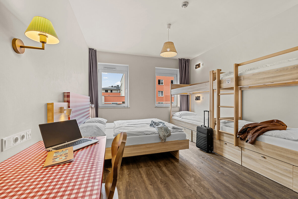 Multi-bed MEININGER Hotel Salzburg City Center