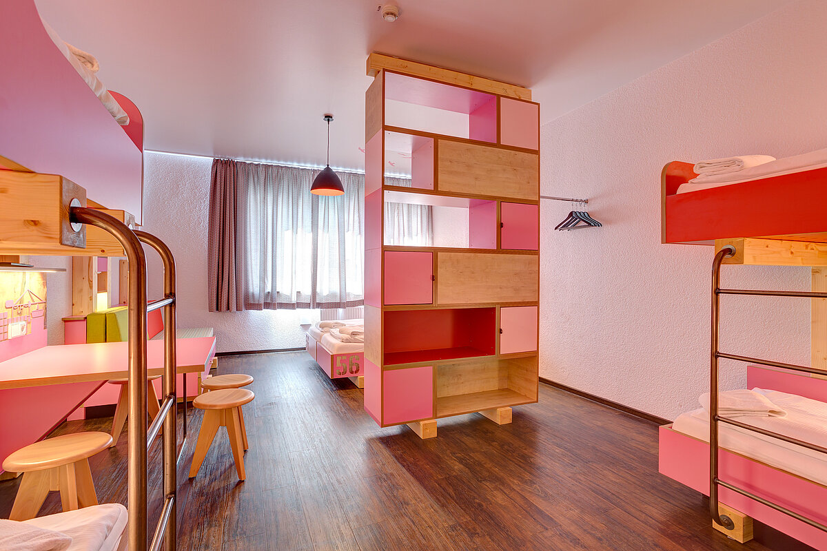 Dormitorio MEININGER Hotel Hamburg City Center