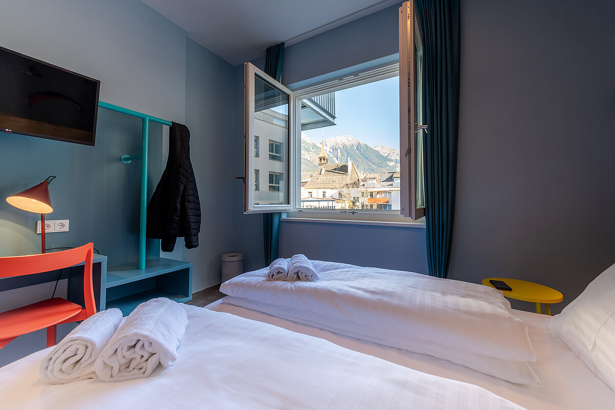 Zweibettzimmer MEININGER Hotel Innsbruck Zentrum