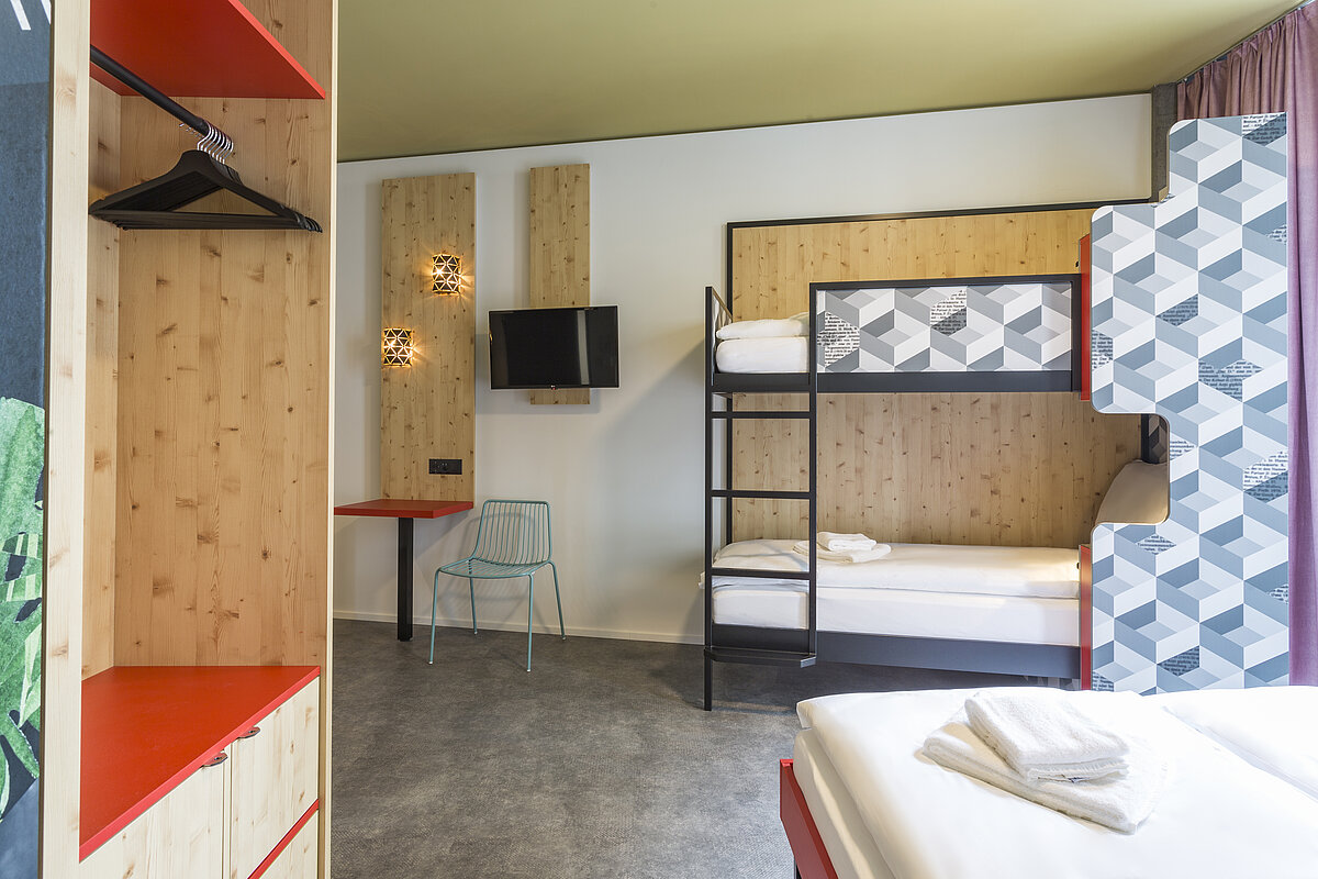 Multi-bed MEININGER Hotel Zürich Greencity