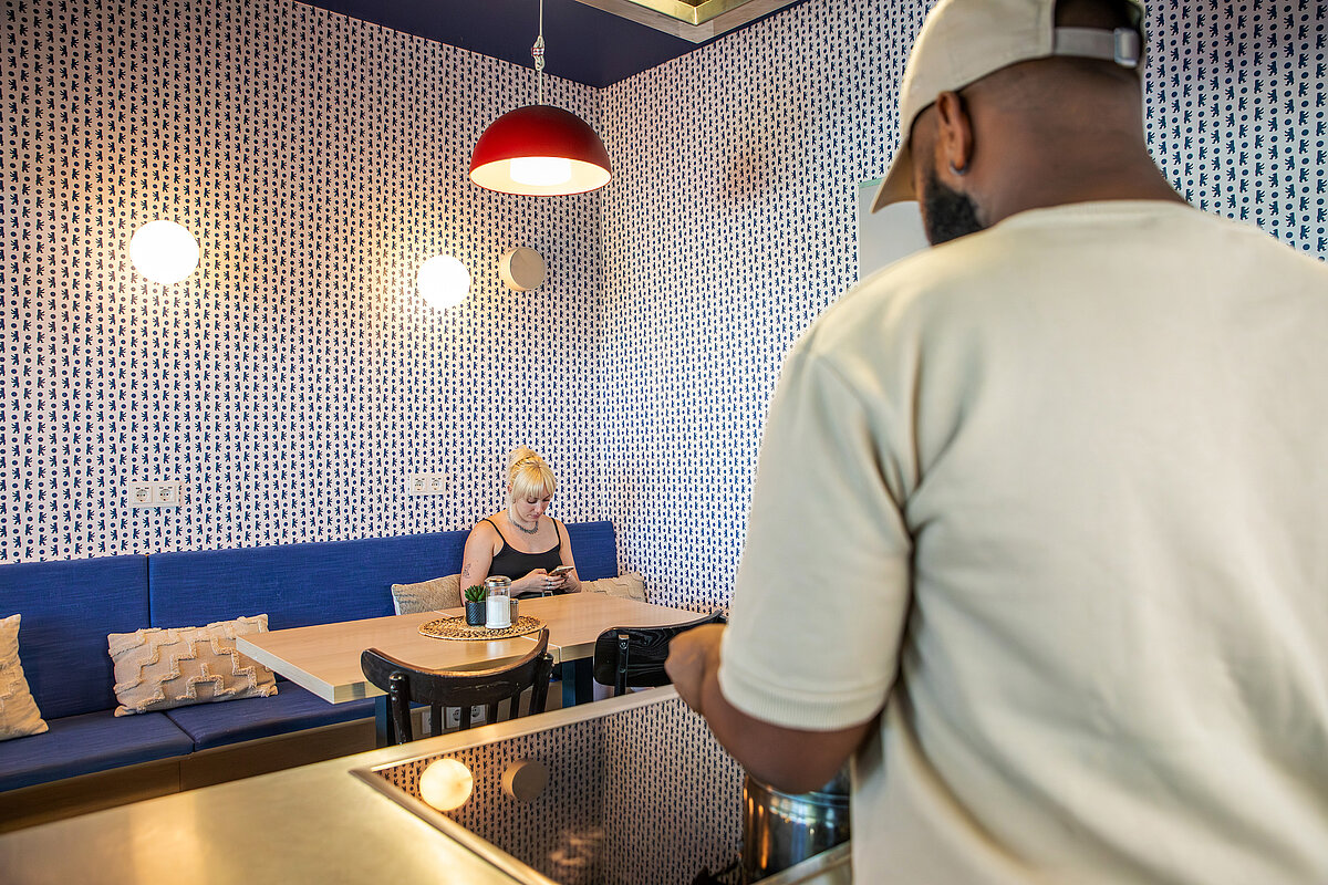 Gæstekøkken MEININGER Hotel Berlin Airport