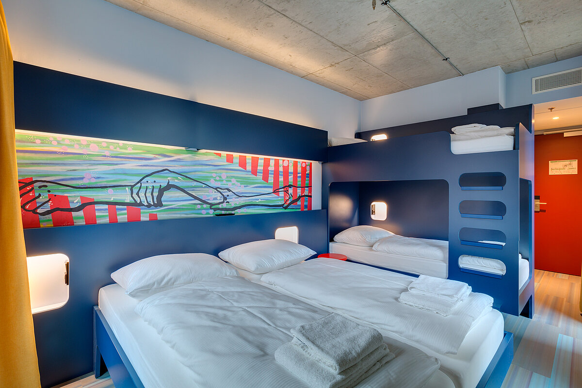 habitacion familiar MEININGER Hotel Berlin East Side Gallery